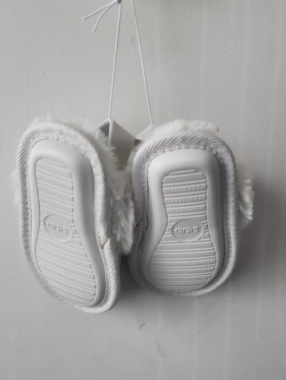 Cat & Jack Silver Metallic Slip-On Slippers with White Faux Fur Trim